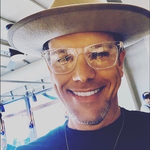 Meet your Posher, Aaron